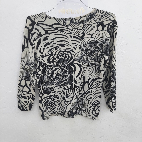 Avenue HQ v-neck floral print sweater - Picture 6 of 8
